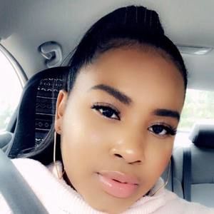 Meet your Posher, Azella